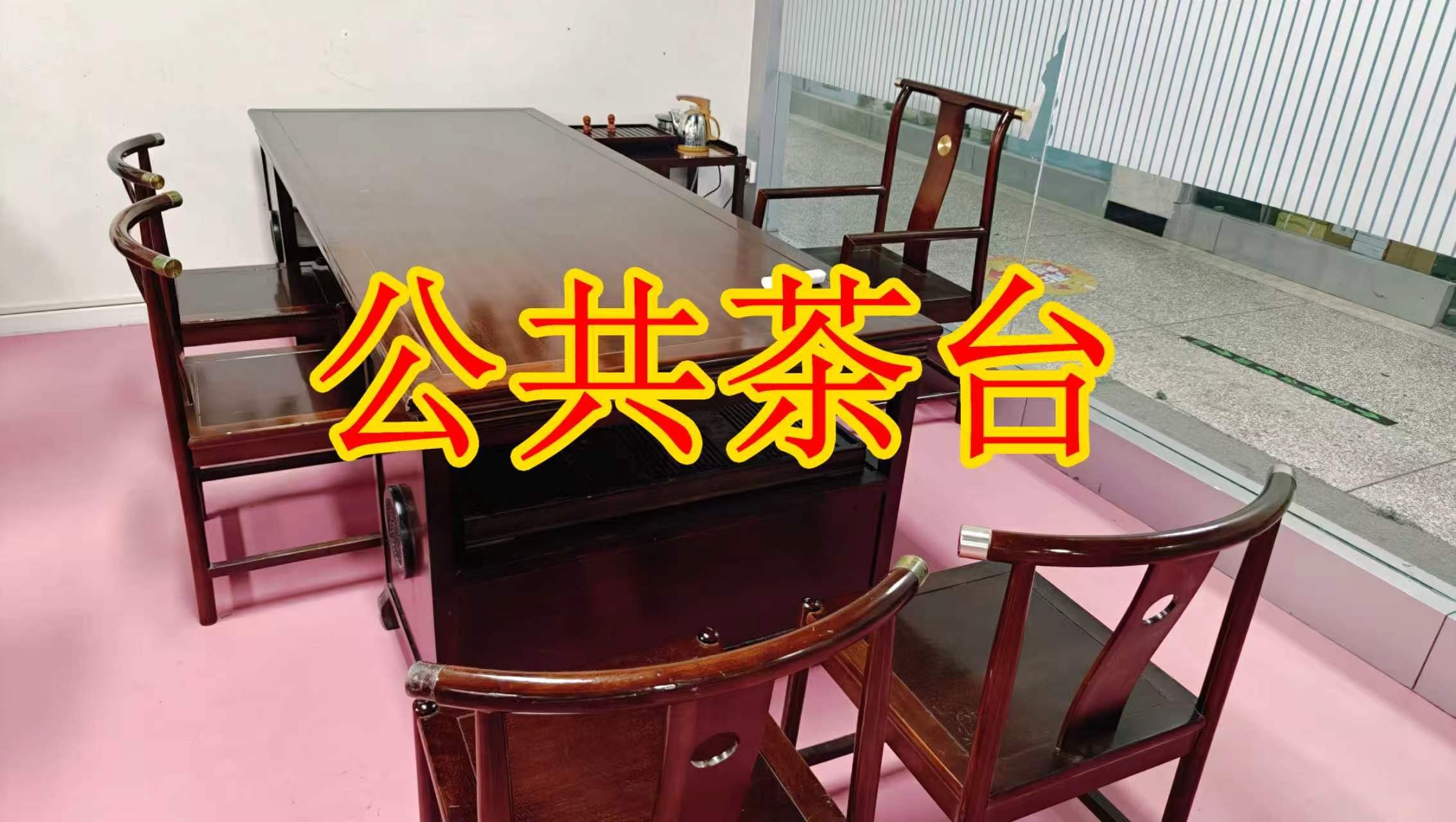 青年路面积灵活：小面积办公室至大面积办公、经营空间均可选择； 部分房源可注册公司，满足企业办公需求； 商铺临街，具备上下水、用电等经营条件； 适合副食品、茶叶、酒水、百货、电商、培训、办公等多种行业。